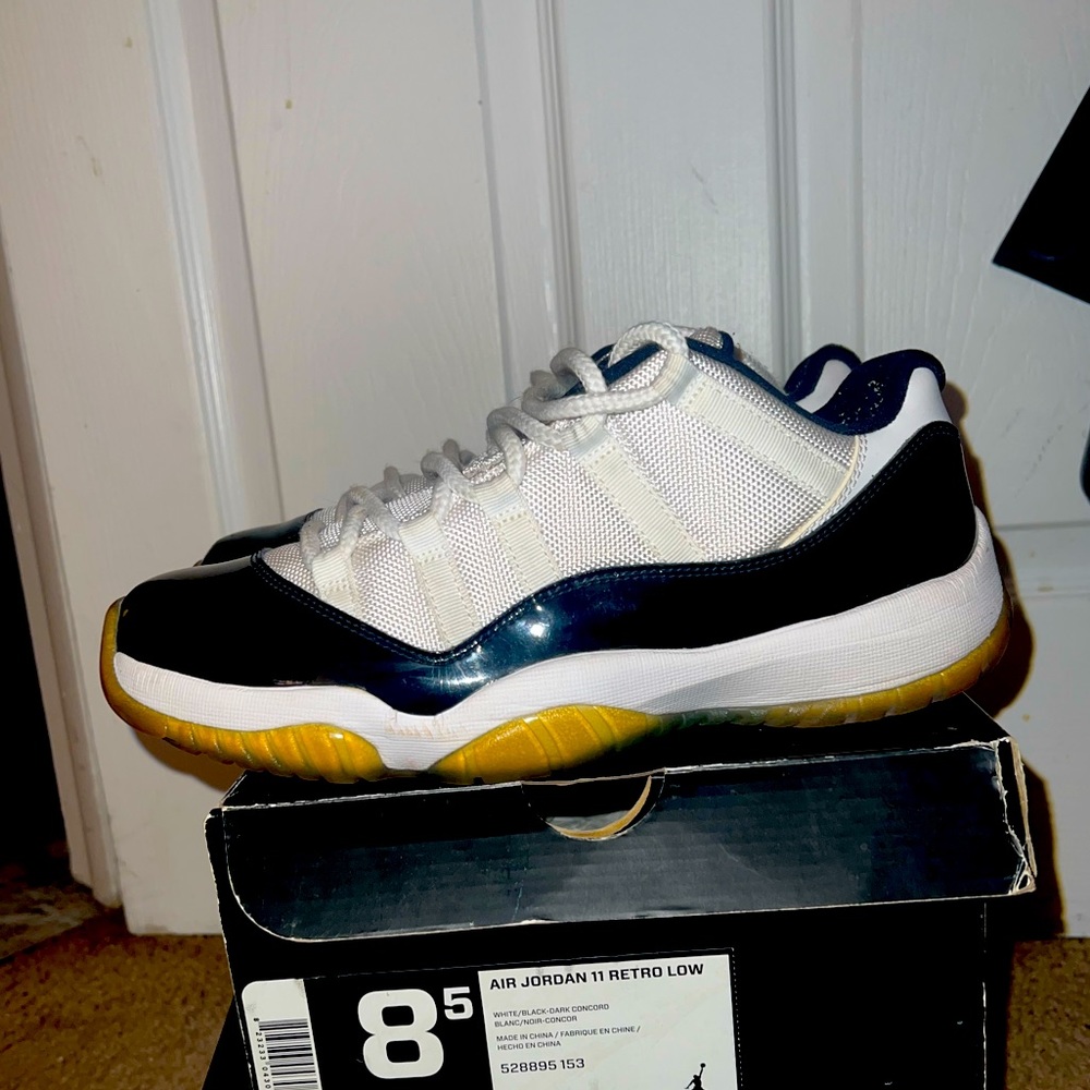 JORDAN RETRO 11’ LOW